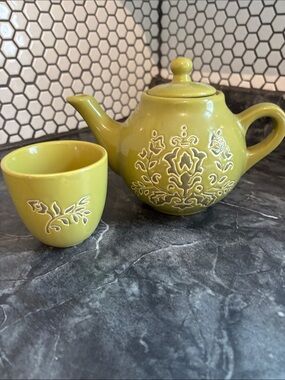 Ceramic Olive Green Embossed Teapot and Cup Set